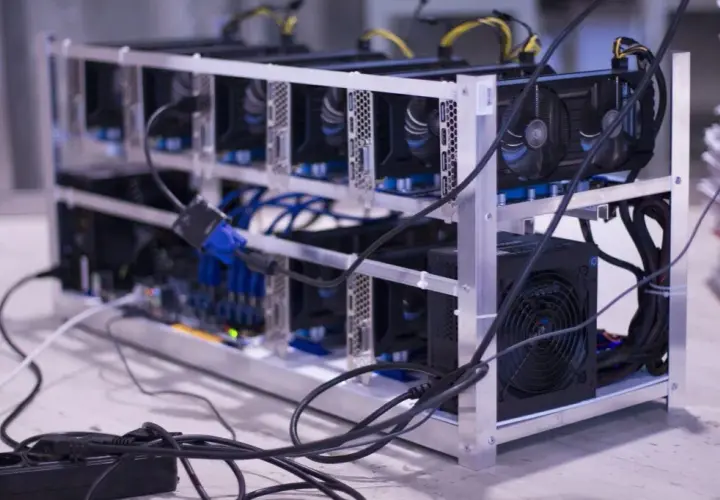 Czym kopać kryptowaluty? Najlepszy sprzęt i oprogramowanie w 2025 roku