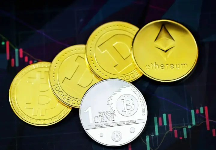 Ile kosztuje stworzenie kryptowaluty w 2025: Realne wydatki i zagrożenia