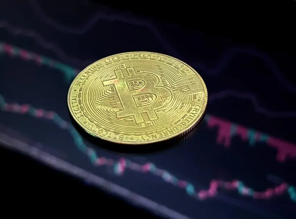 Od czego zależy kurs kryptowaluty? Kluczowe czynniki wpływające na ceny